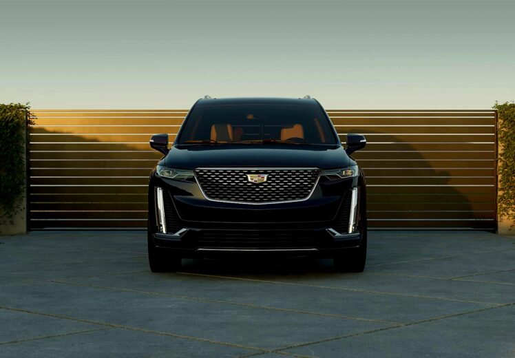 my25-xt6-exterior-grille-slider-prem-lux-l